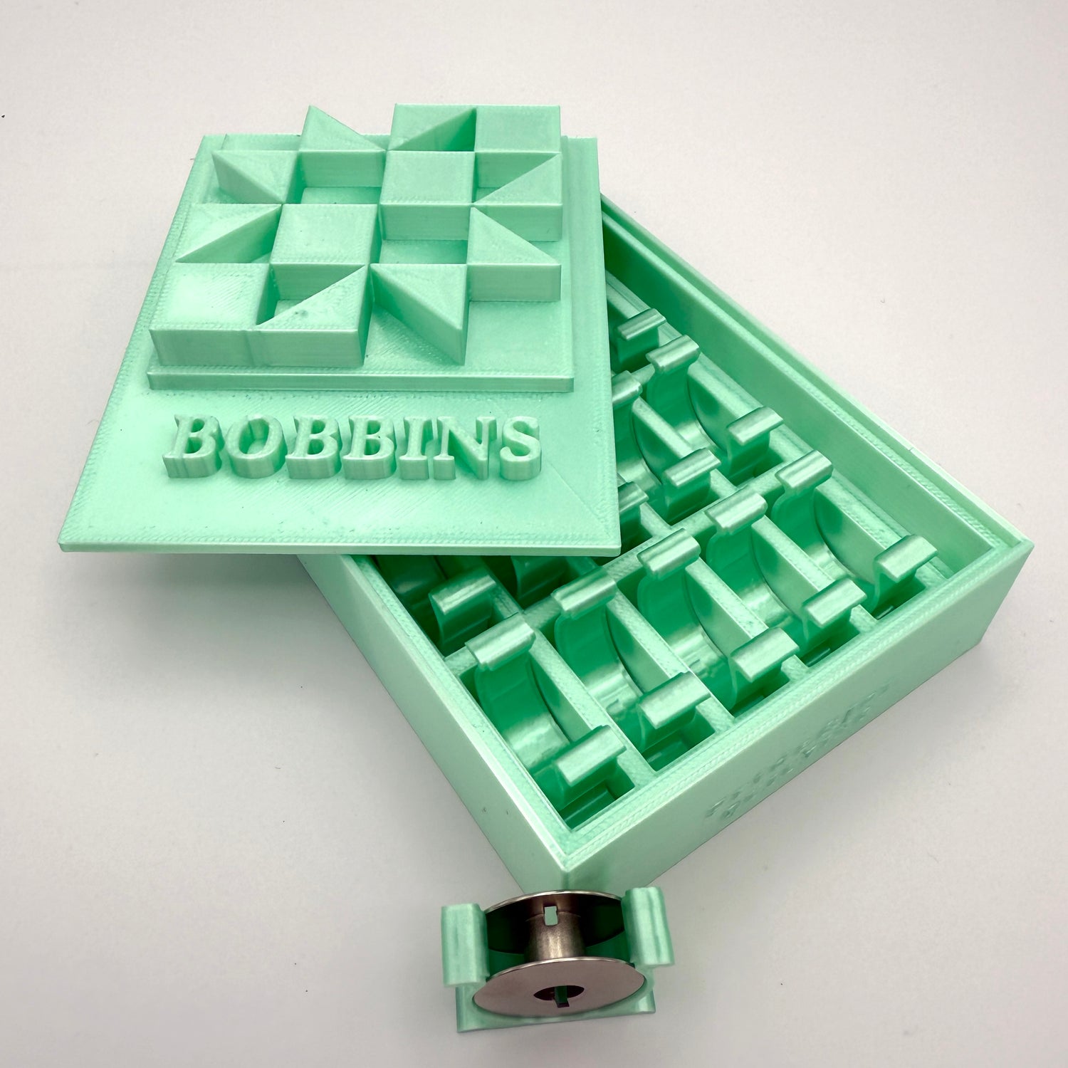 (Size: Class L ) (COLOR: Mint Tourmaline) Bobbin Box & Keepers