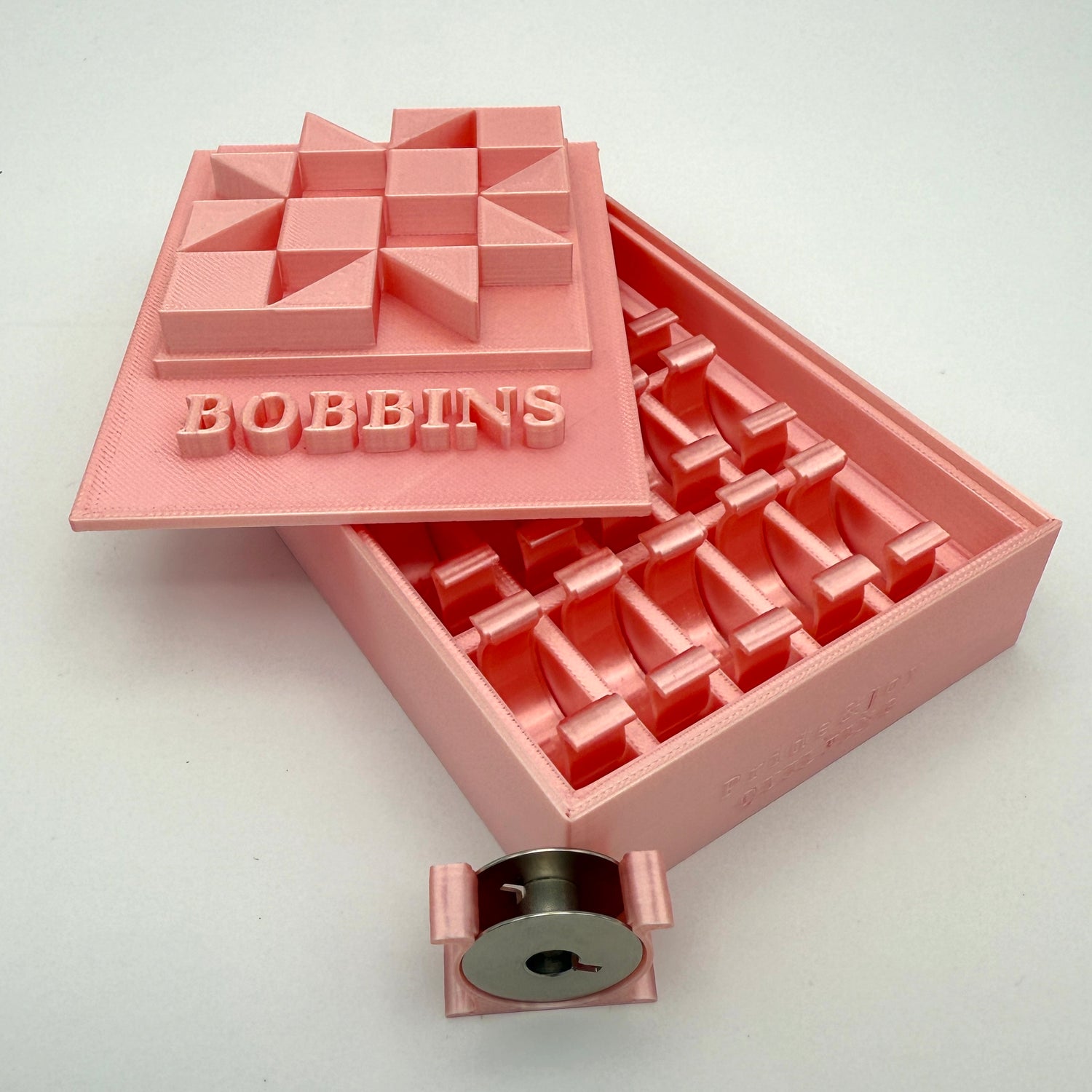 (Size: Class L ) (COLOR: Pink Diamond) Bobbin Box & Keepers